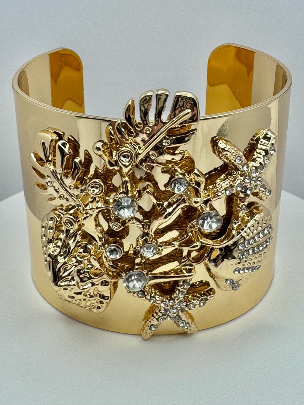 Lilly Pulitzer Beachcomber Cuff Bracelet NWOT Seashell, starfish, coral, fronds